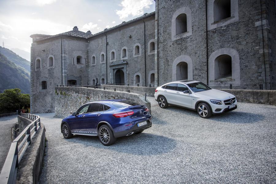  Mercedes-Benz GLC250 4Matic AMG Line Coupe 2016 года  (фото 30 из 32)